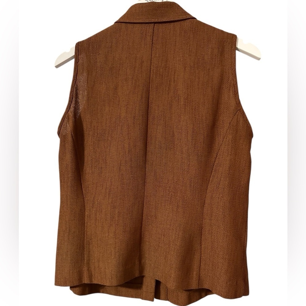 Vintage sleeveless Danny & Nicole top with wooden bead embellishments. - Picture 2 of 5
